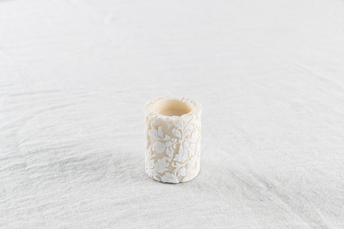 Damask Leaf 3" recessed pillar - Ivory & White